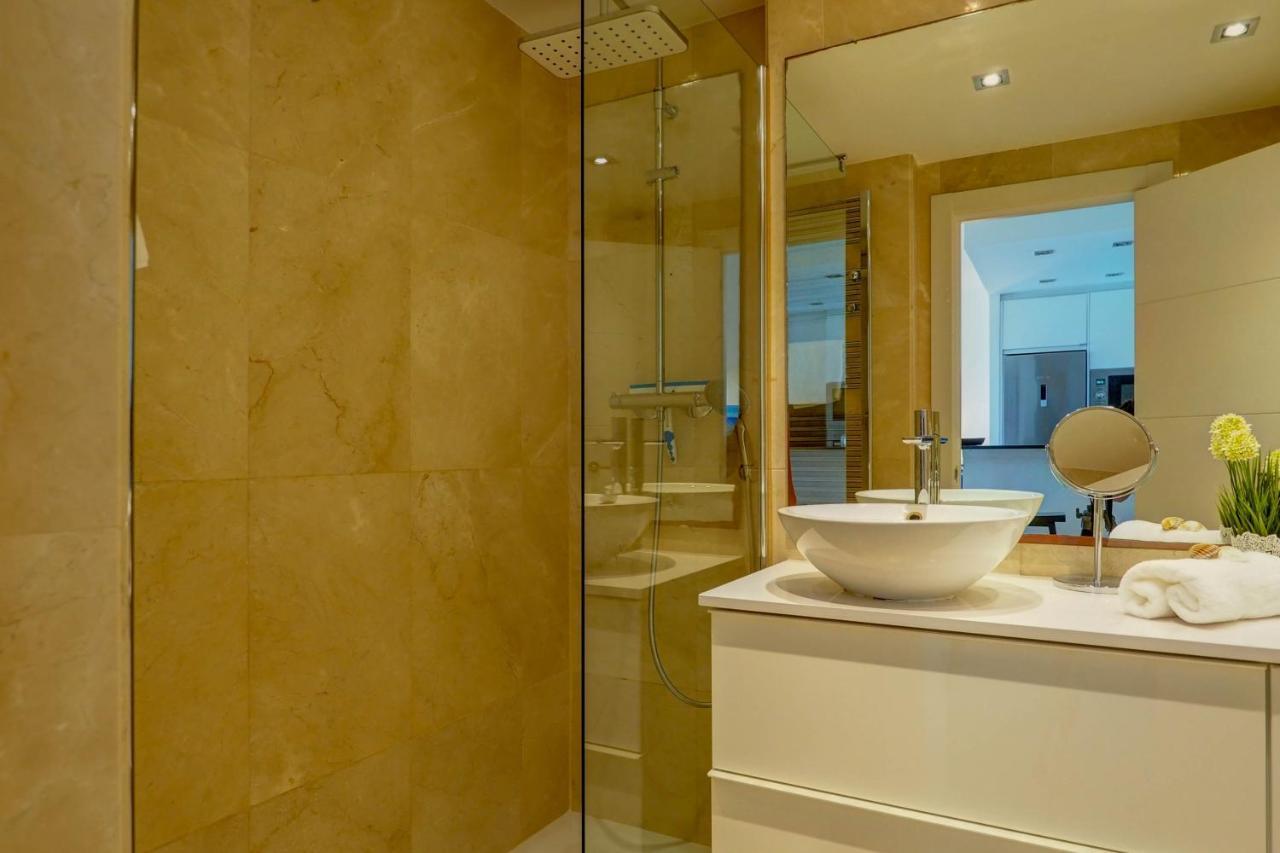 Mediterraneo Seaview Apartment By Hello Homes ซีเจส ภายนอก รูปภาพ